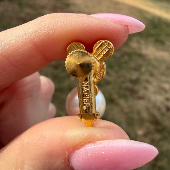 Napier Disney Mickey Mouse Faux Pearl Drop Earrings Gold Tone Screw Back Vintage - Picture 6 of 7